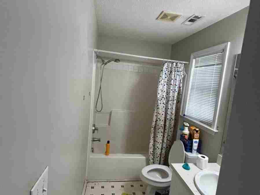 Amezquita Cleaning Llc