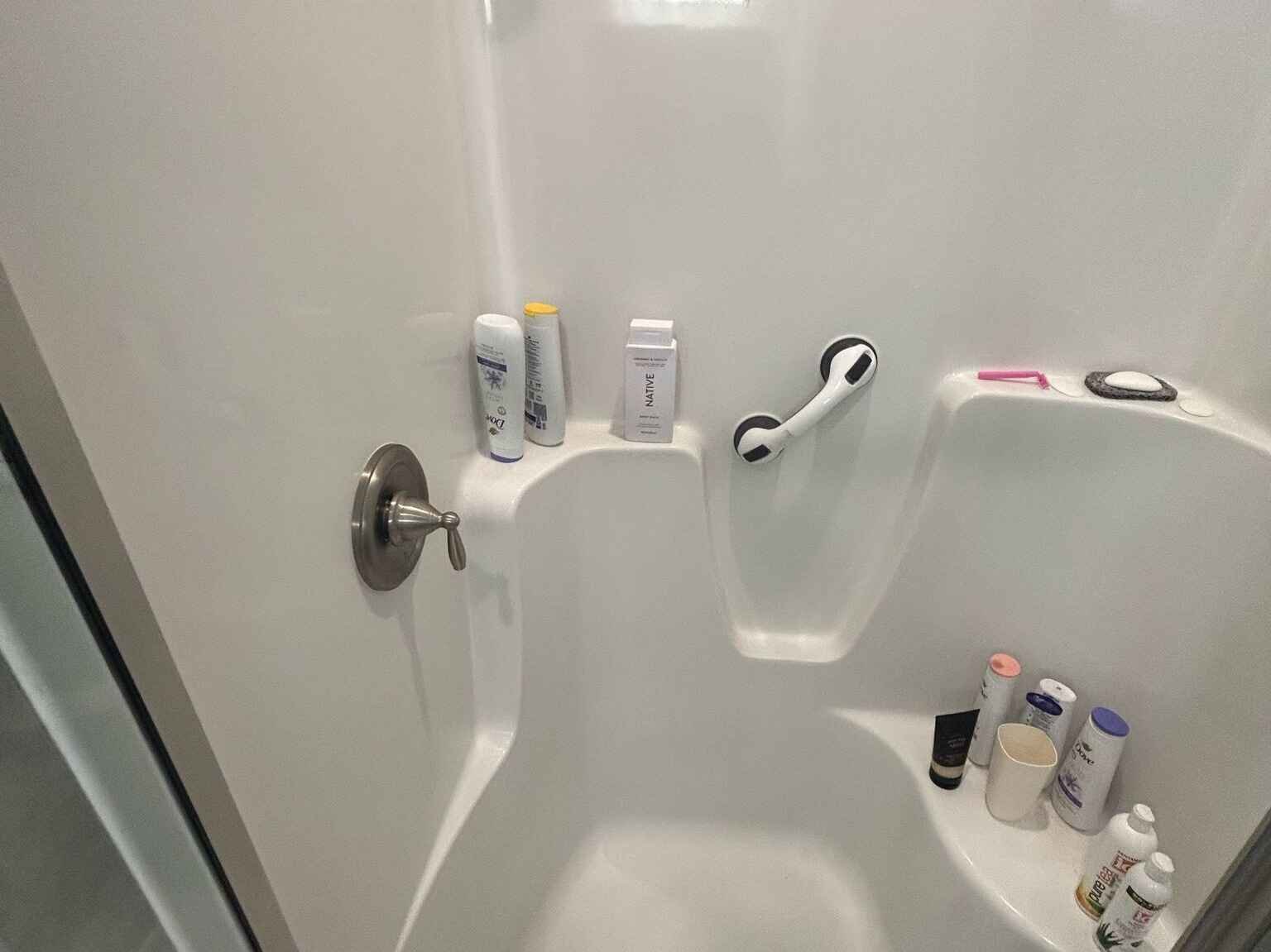 Amezquita Cleaning Llc