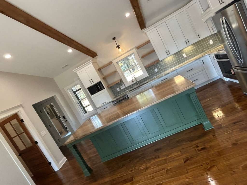 Amezquita Cleaning Llc