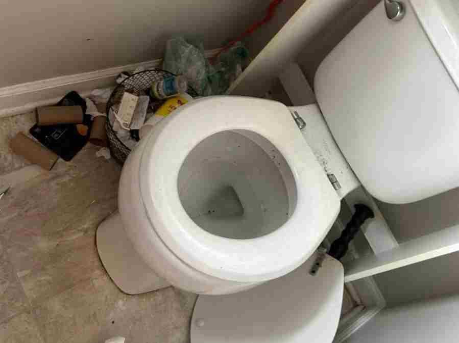 Amezquita Cleaning Llc